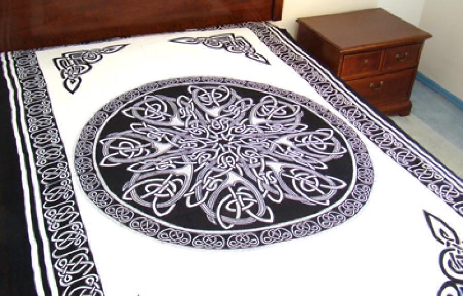 Celtic Knot Tapestry (Black & White)